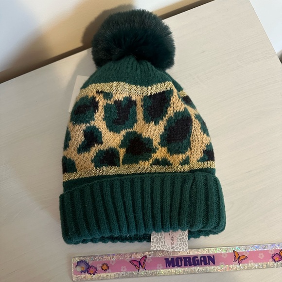 30% off Bundles NWT Leopard Beanie - Picture 2 of 2